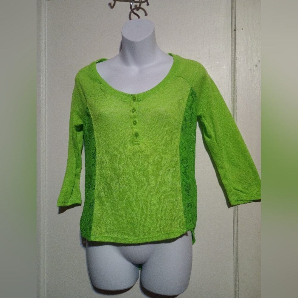 No Boundaries Vibrant Green Women's Top